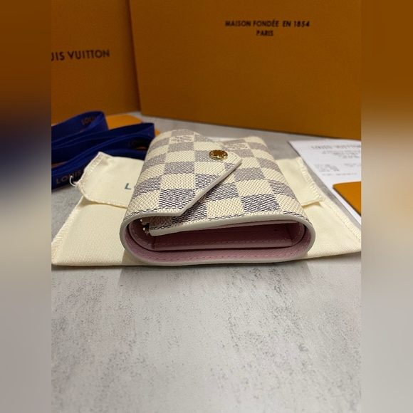 Louis Vuitton Victorine Wallet - Picture 6 of 14